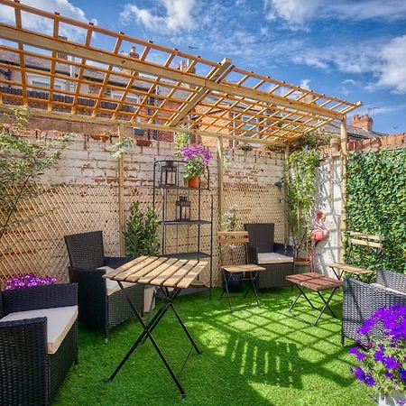 *New* Chester Canal Side 2 Bed Character Home Eksteriør billede