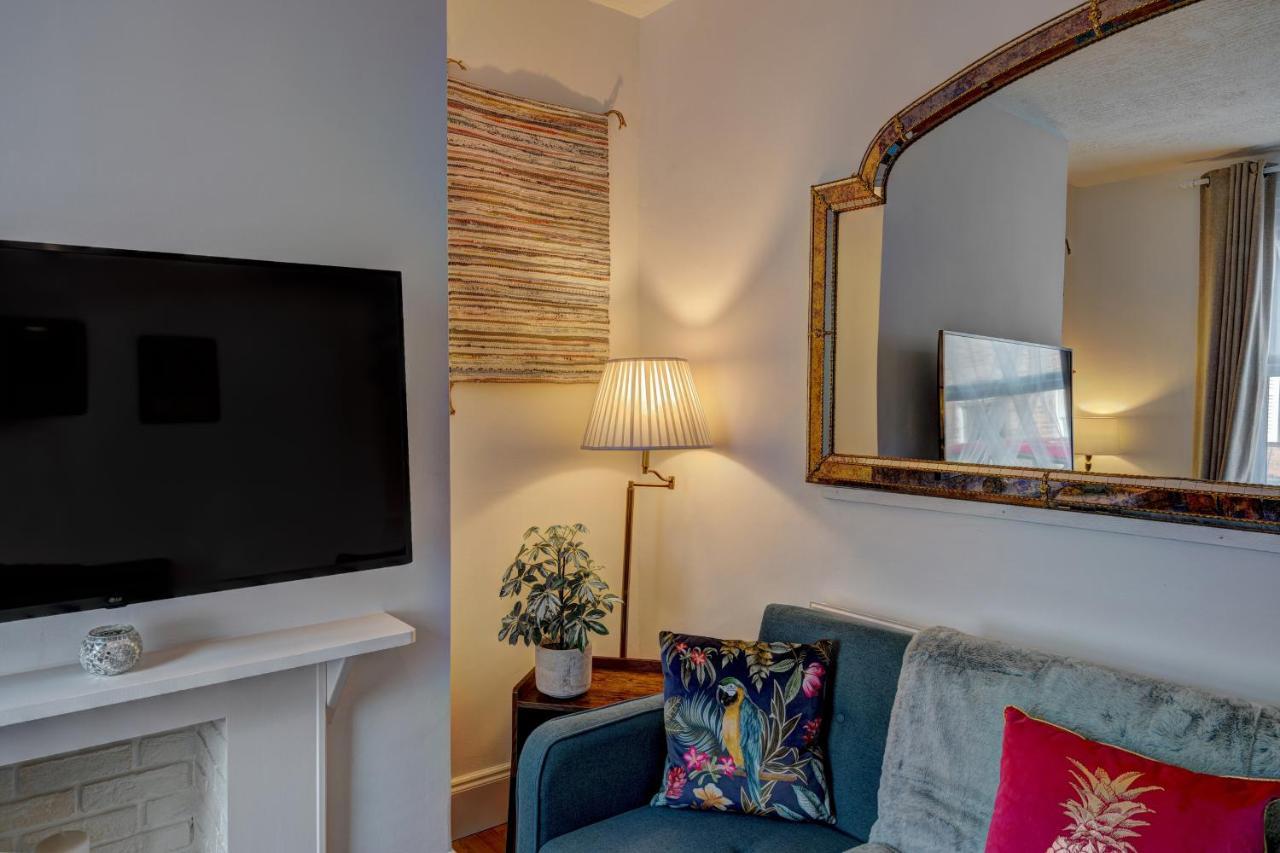 *New* Chester Canal Side 2 Bed Character Home Eksteriør billede